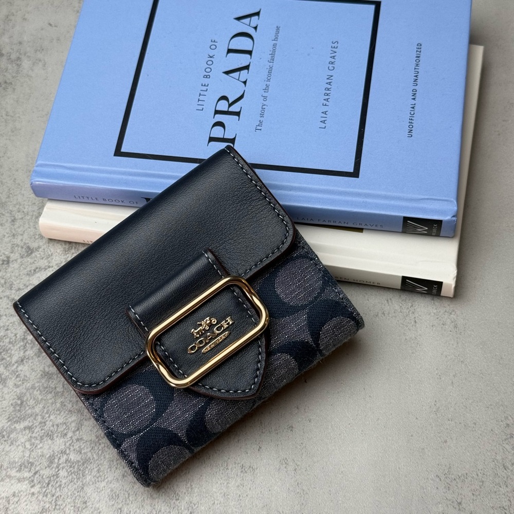 Coach Outlet Small Morgan Wallet In Signature Chambray CH151